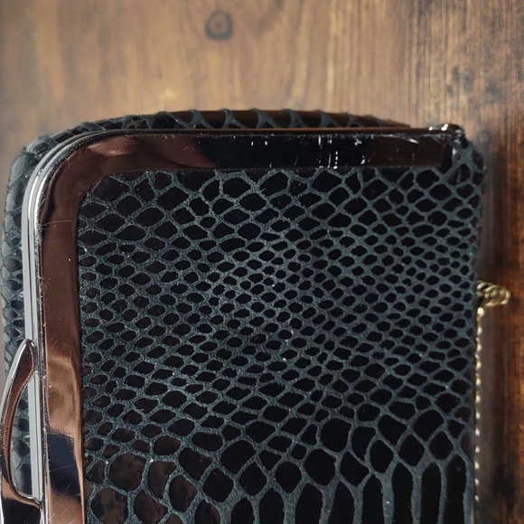 Perlina Snakeskin Embossed Leather Cosmetic Clutch Bag - Picture 5 of 10